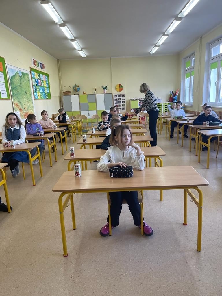 uczniowie podczas konkursu