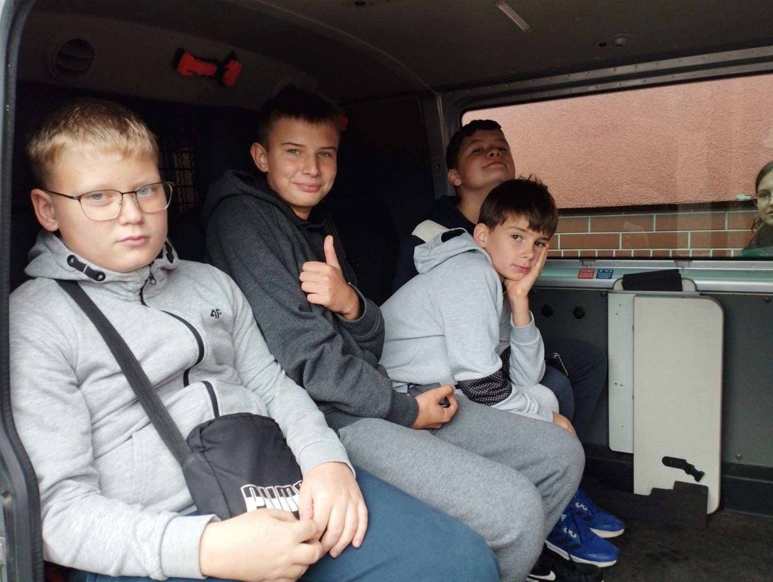 w samochodzie policyjnym