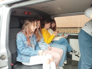 w samochodzie policyjnym