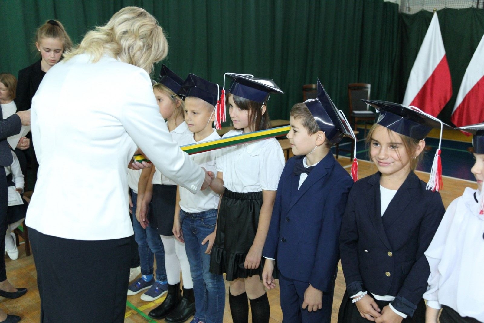 Pani Dyrektor  dokonuje PASOWANIA