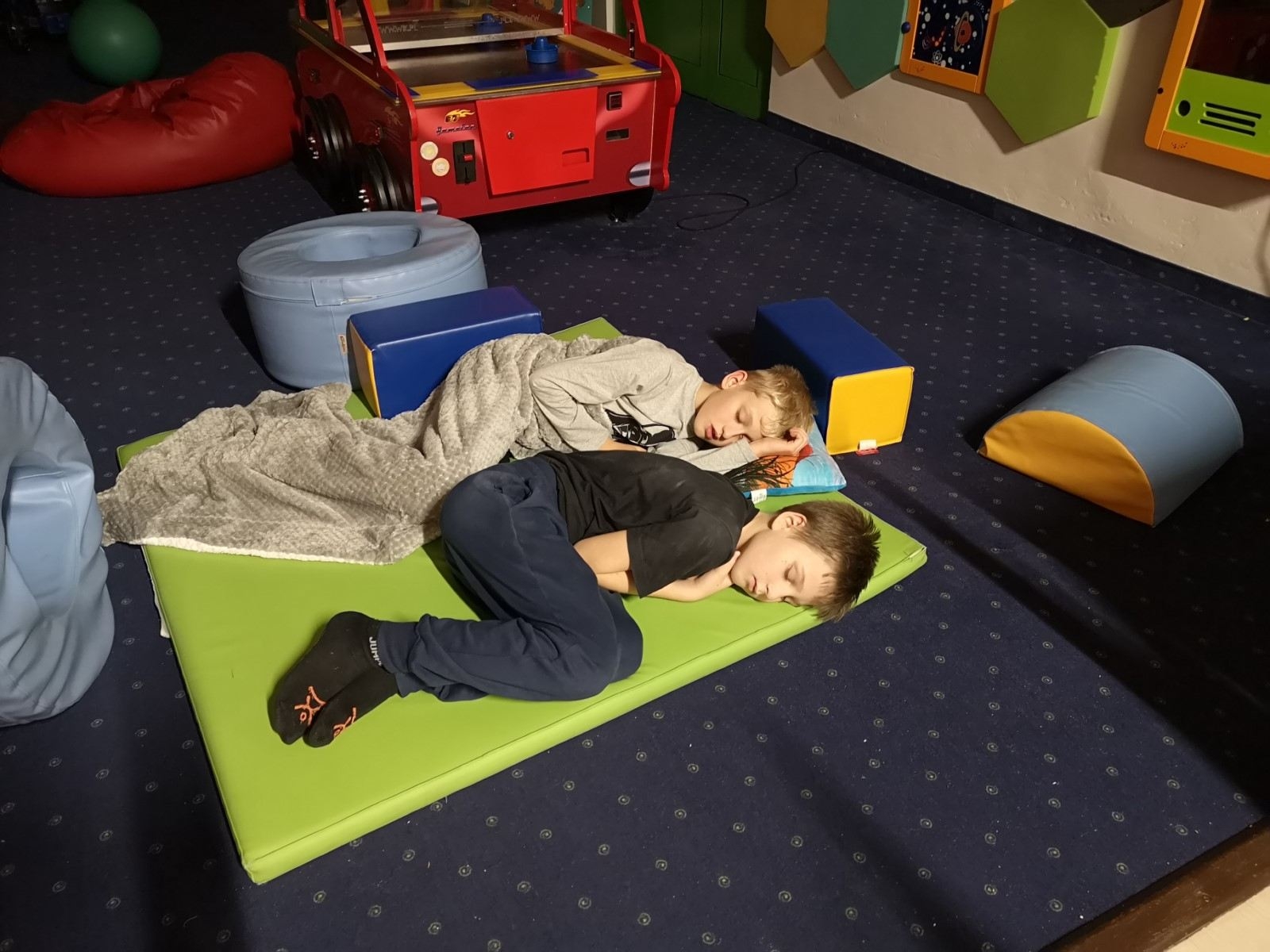 uczniowie z klas 4c i 4d