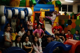 uczniowie z klas 4c i 4d