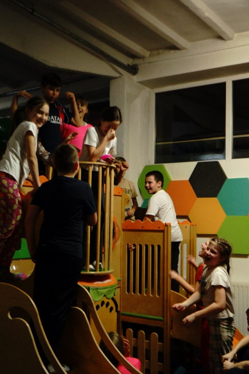 uczniowie z klas 4c i 4d