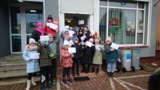 dzieci z wychowawcą