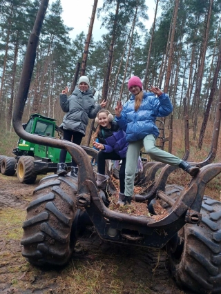Uczniowie klasy 5d razem z rodzicami i Panią Anią 