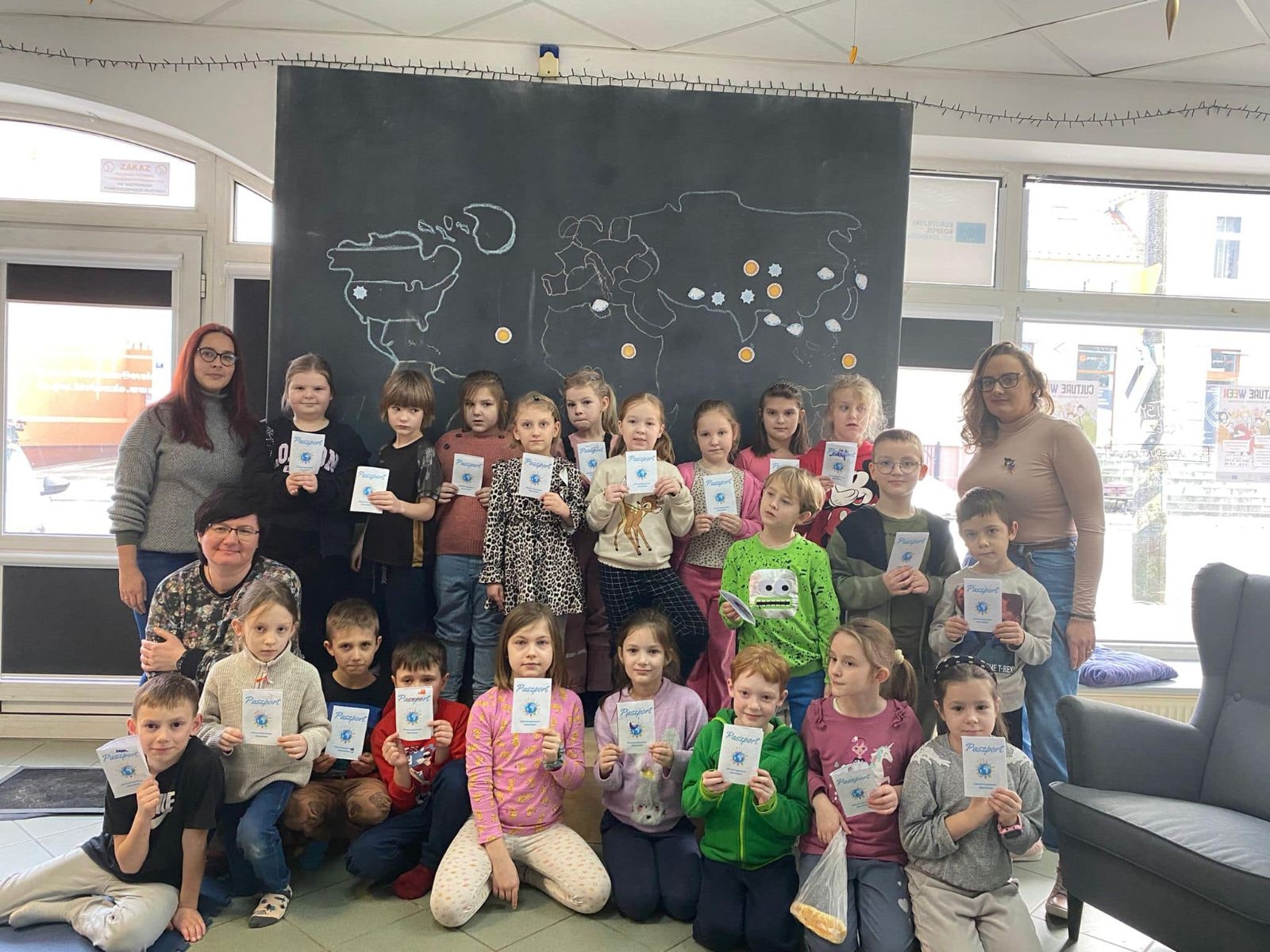 dzieci na zajęciach