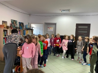 dzieci na zajęciach