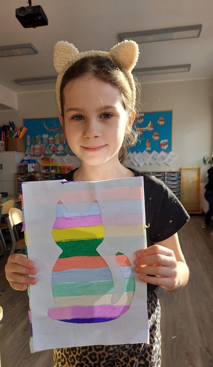 Dziecko z pracą techniczną