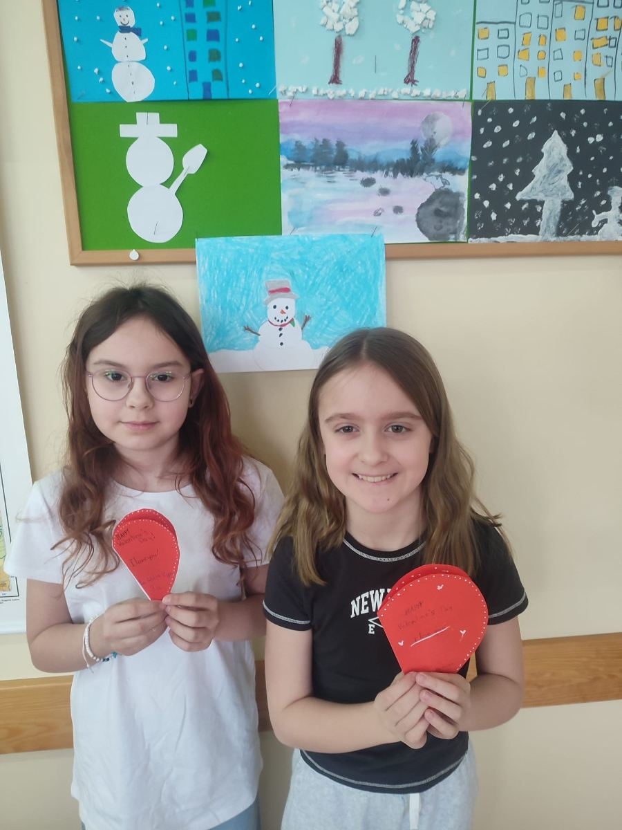 Dzieci z walentynkami