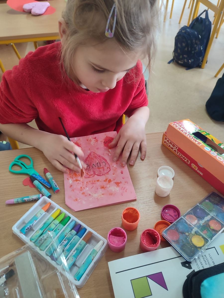 Dziecko z walentynką