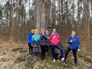 uczniowie klasy 5d i 2a promują zdrowy tryb życia