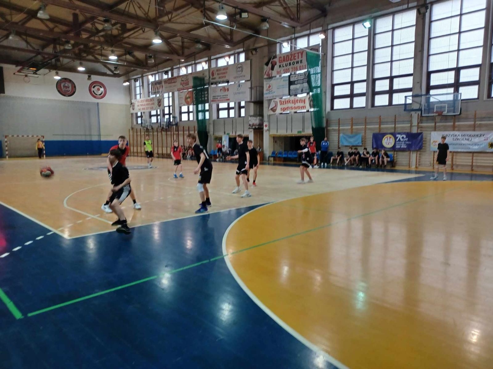 podczas gry na boisku