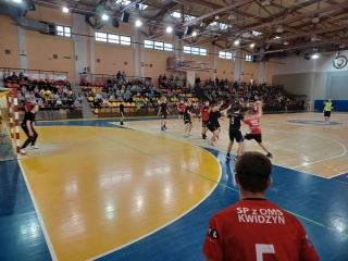 podczas gry na boisku