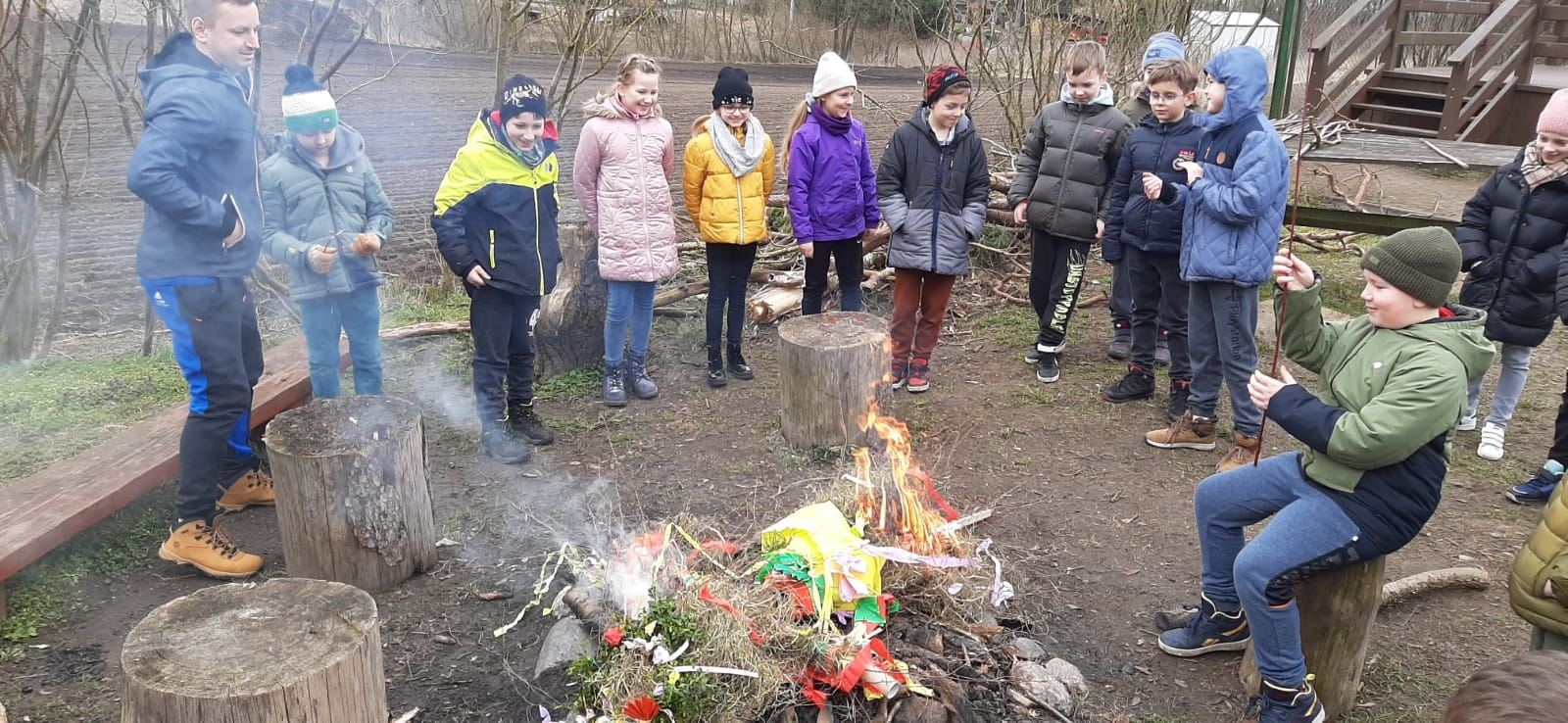 uczniowie na zielonej szkole