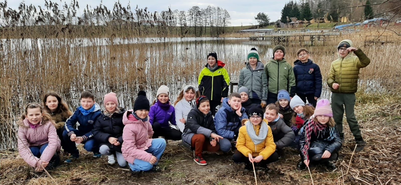 uczniowie na zielonej szkole