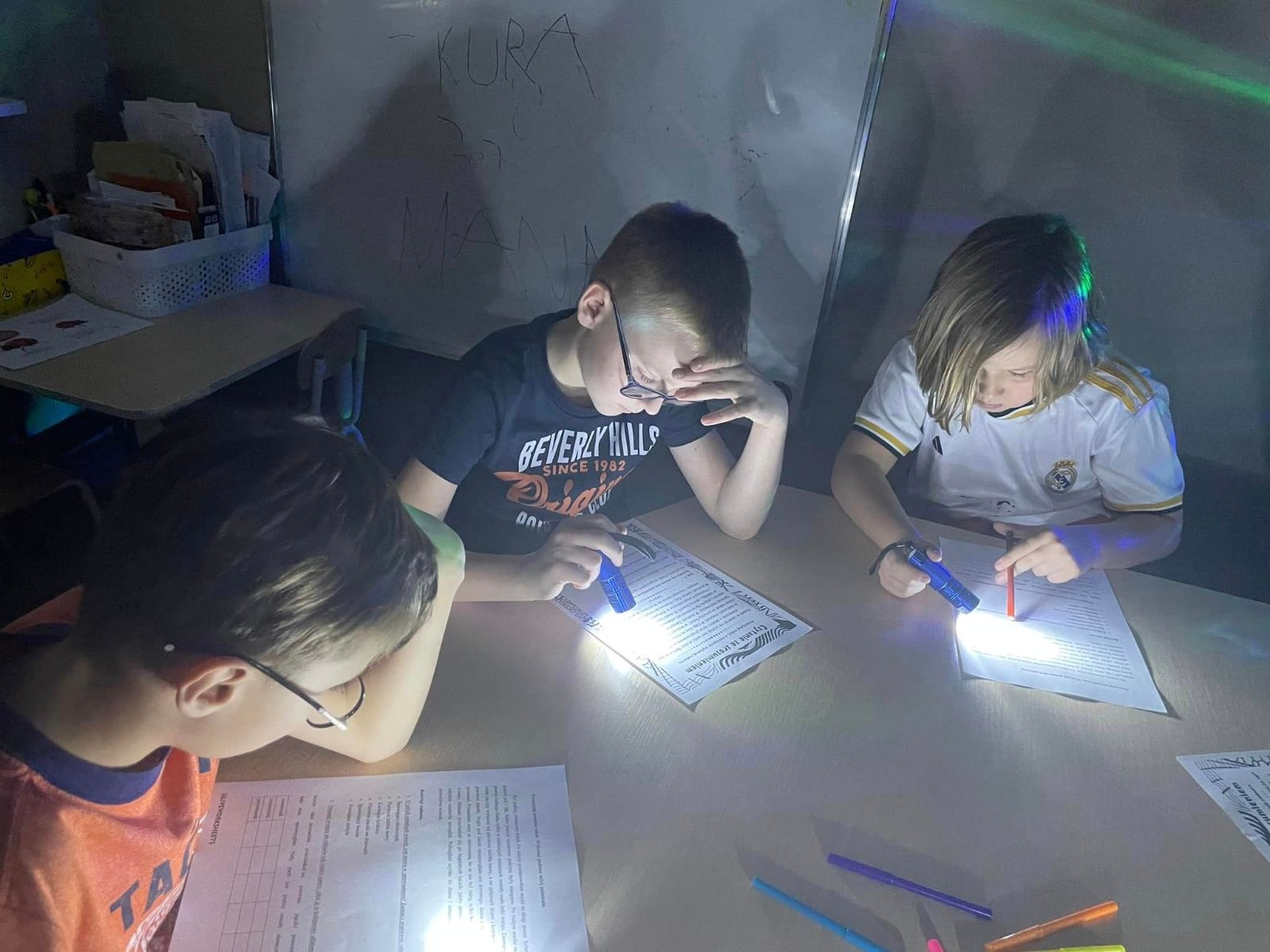 Dzieci wykonują zadania