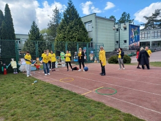 drużyny podczas wykonywania zadań