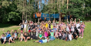 uczniowie z klas 4a i 4b