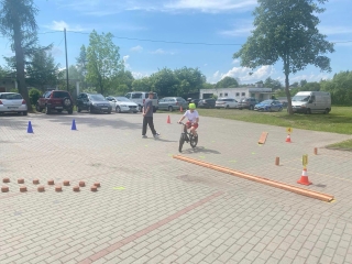 podczas jazdy w miasteczku