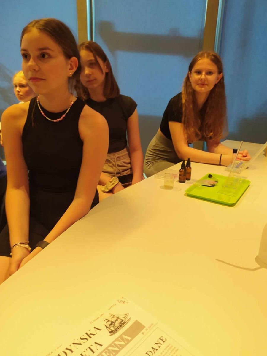 podczas rozwiązywania zagadek kryminalnych