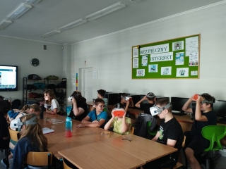 wykorzystujemy okulary VR