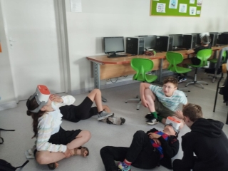 wykorzystujemy okulary VR