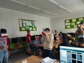 wykorzystujemy okulary VR