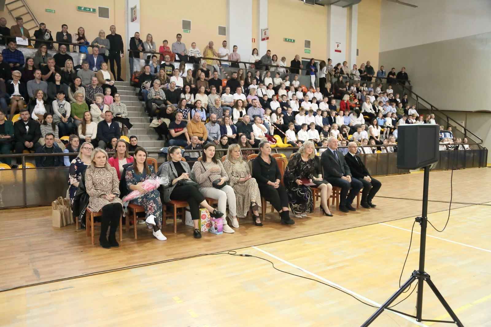 Nauczyciele i uczniowie