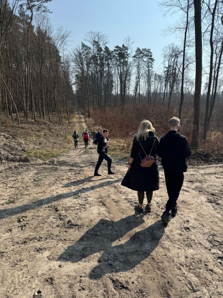 podczas spaceru po lesie