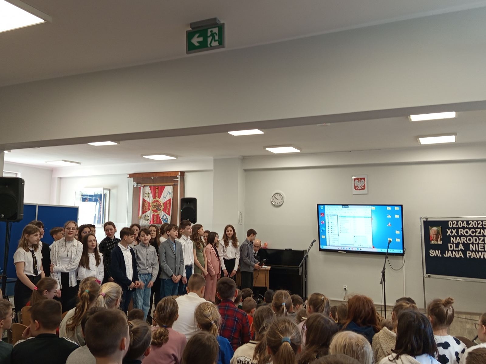 podczas montażu słowno-muzycznego