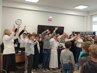 podczas montażu słowno-muzycznego