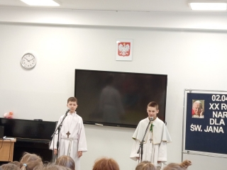 podczas montażu słowno-muzycznego