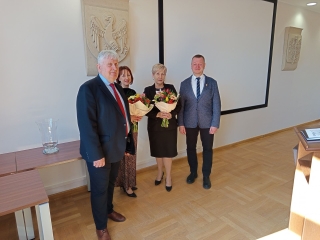 wychowawczynie w towarzystwie Starosty i Przewodniczącego Rady Powiatu