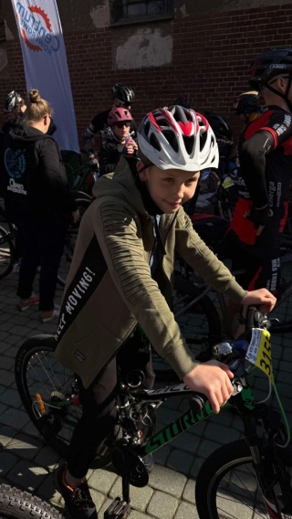 uczestnicy na rowerach