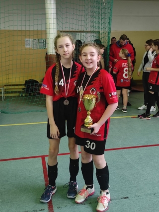 najlepsze zawodniczki turnieju: Nadia Lewicka i Wiktoria Zarębska