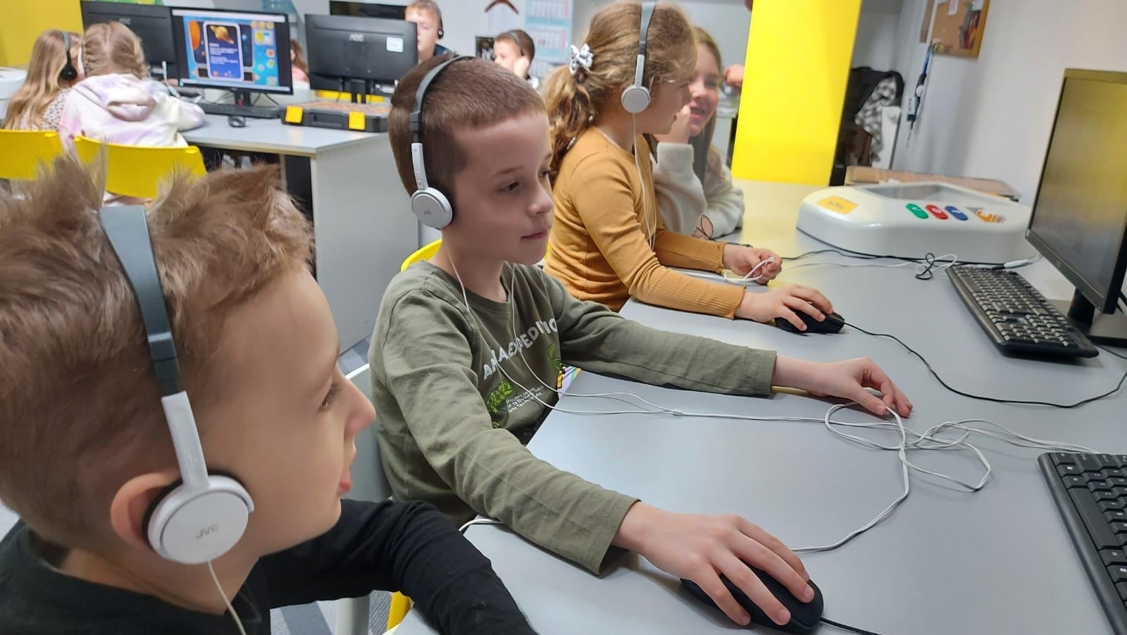 uczniowie podczas zajęć w Multicentrum