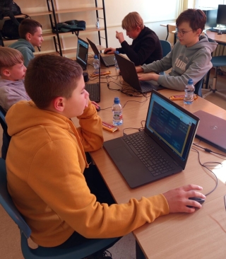 podczas rozwiązywania zadań