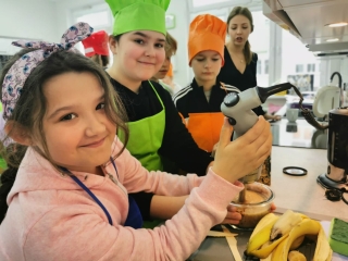 Uczniowie 3b na warsztatach żywieniowych