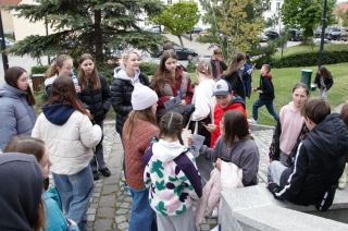 klasa 5b podczas gry miejskiej