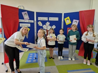 Dzieci i nauczycielki