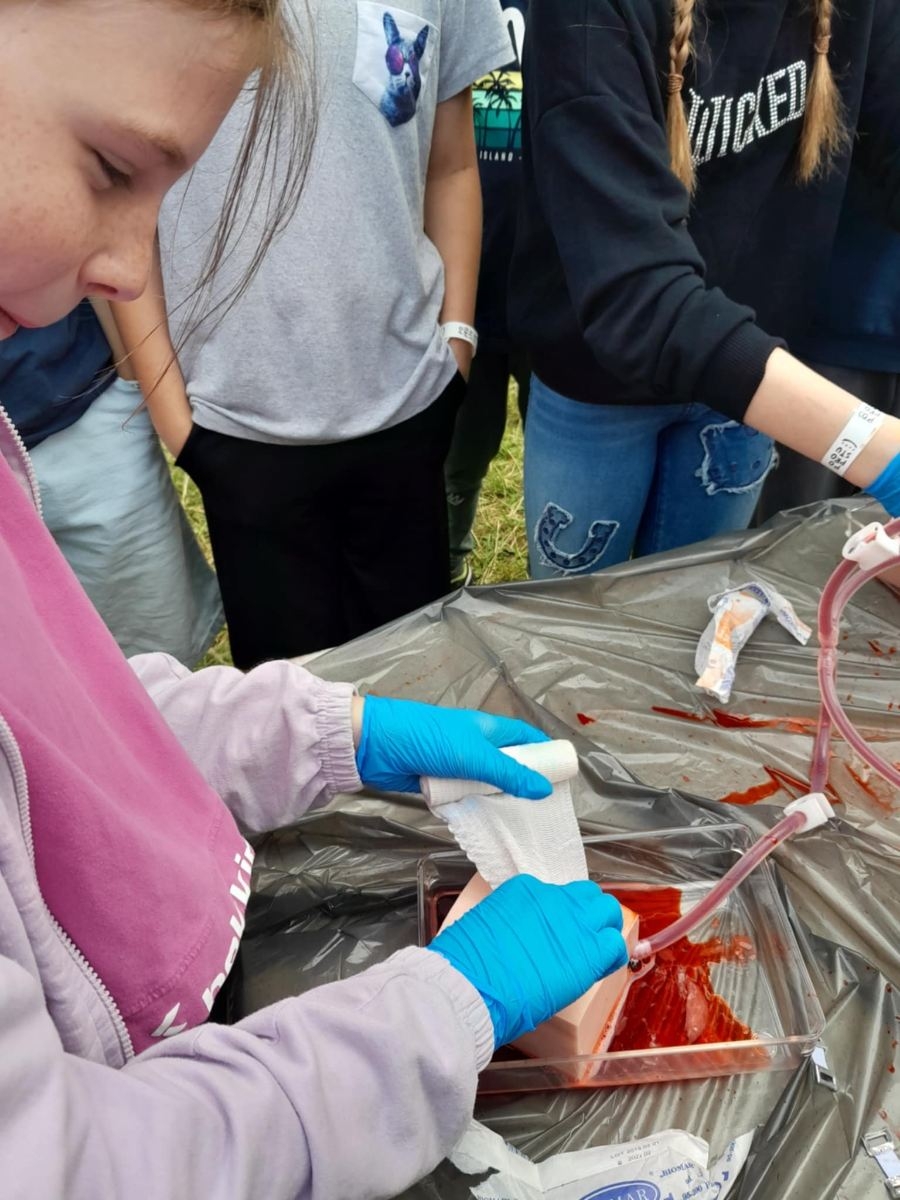 klasa 5c na warsztatach pierwszej pomocy