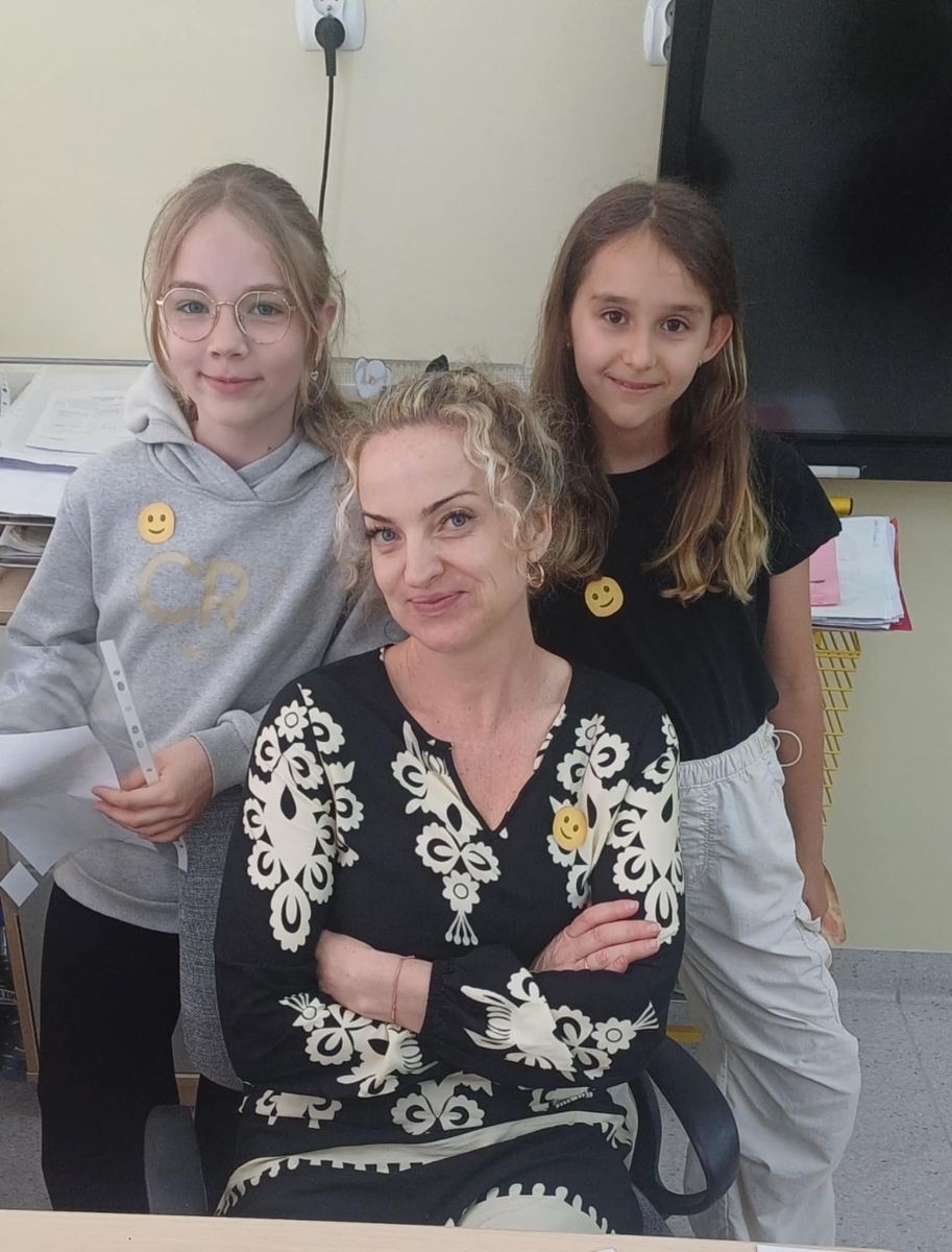 nauczycielka i uczennice