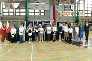 uczniowie z wysoką średnią za wyniki w nauce