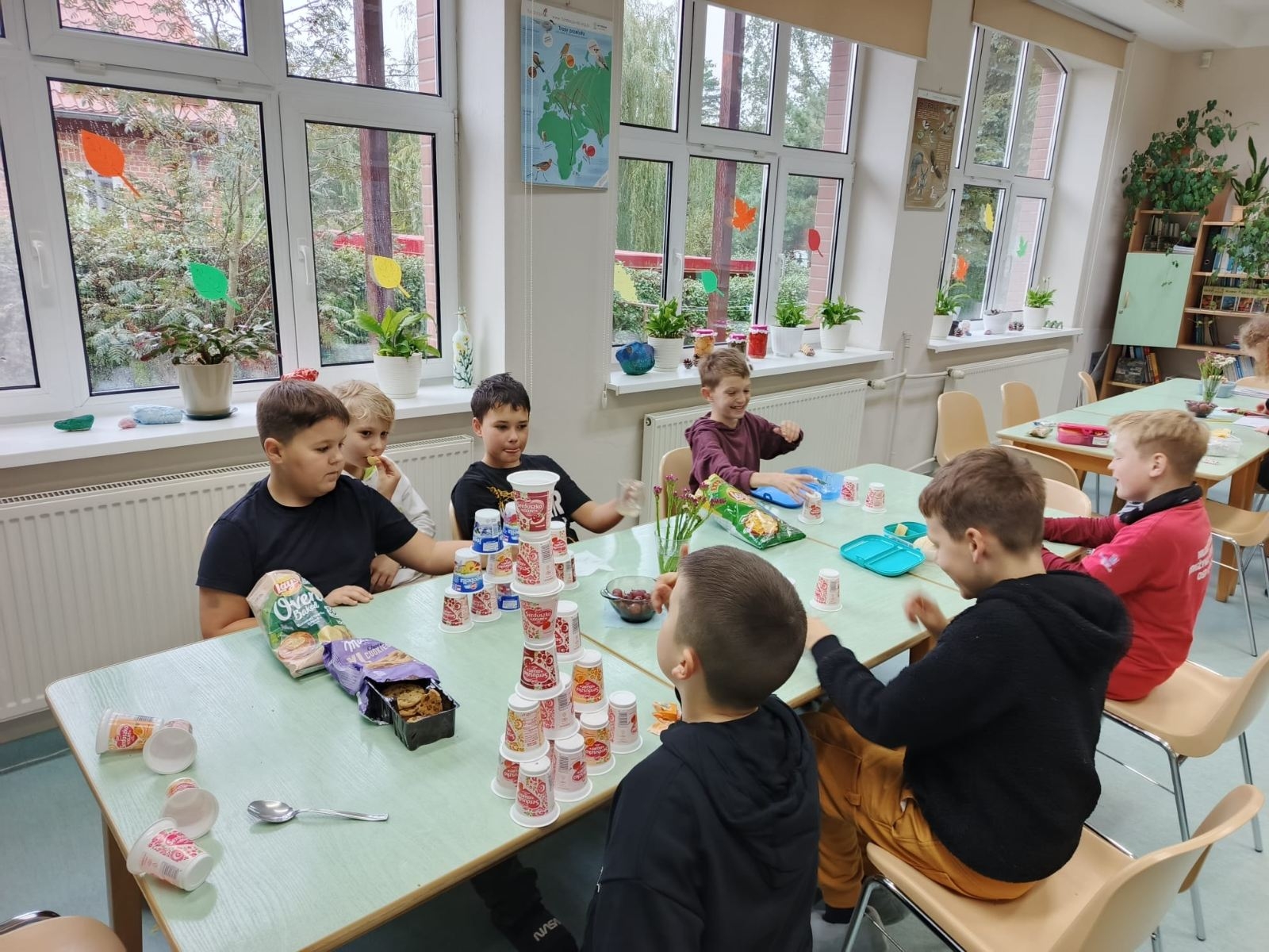 uczniowie z 4a podczas zajęć