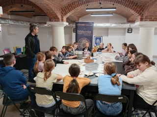 uczniowie podczas warsztatów