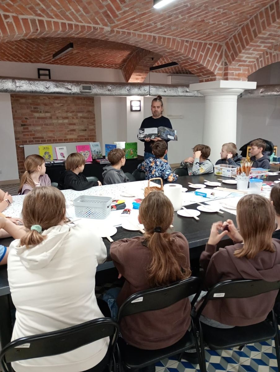 uczniowie podczas warsztatów