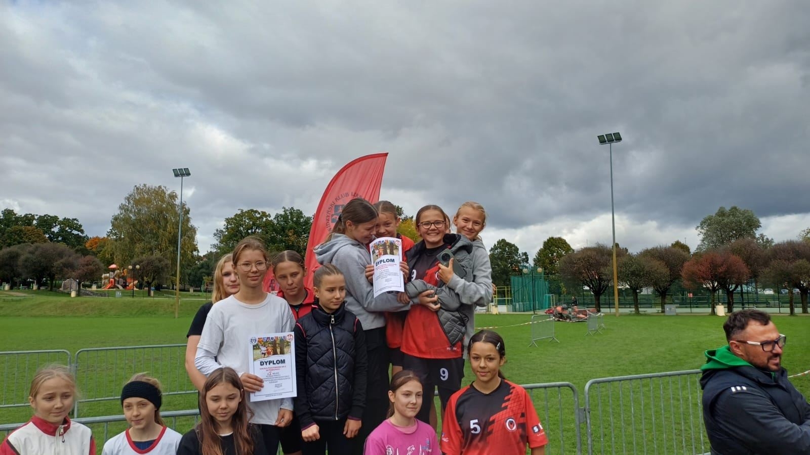 zawodnicy biegów przełajowych