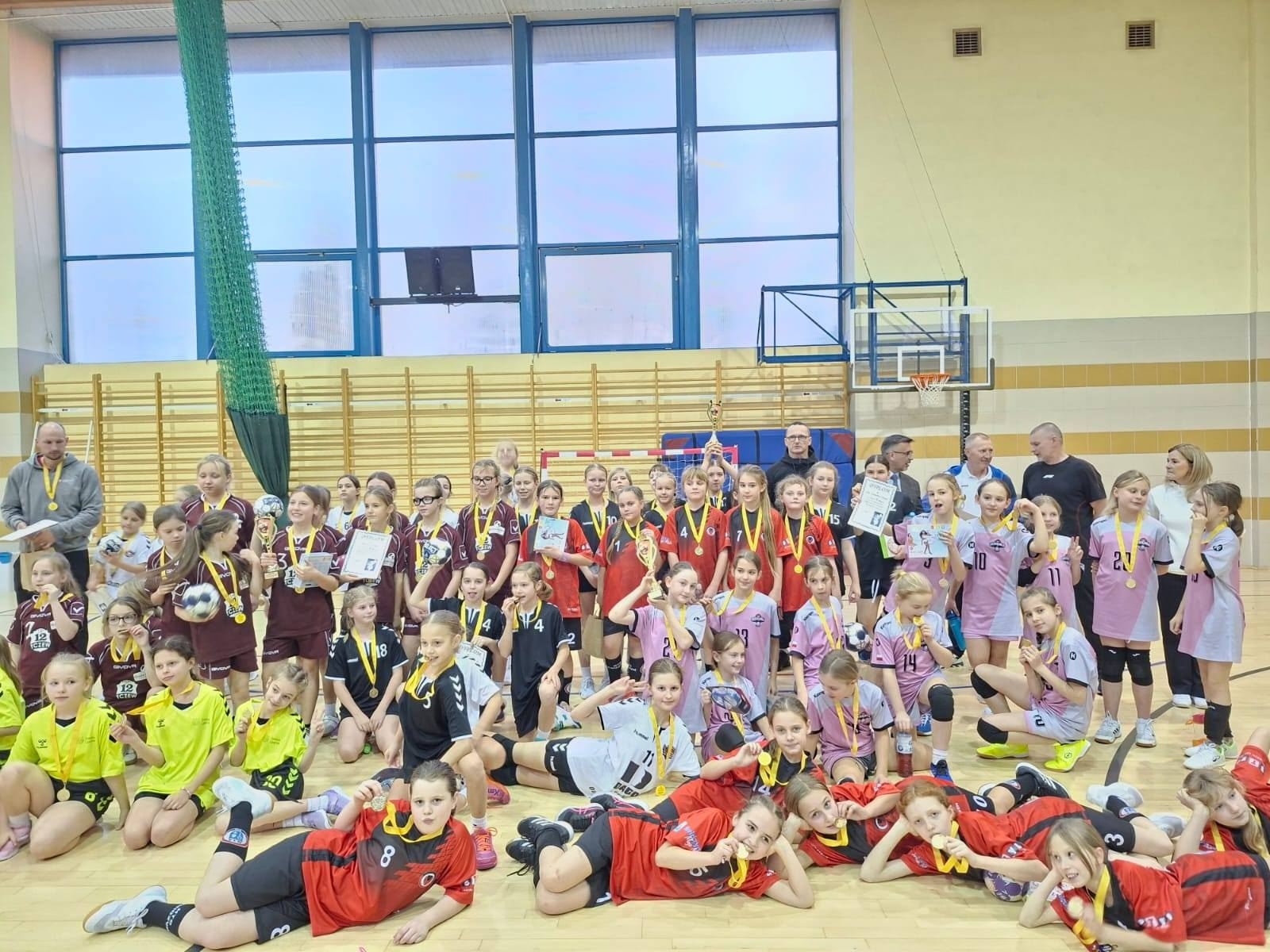 dziewczęta z kl. 4a w Czersku