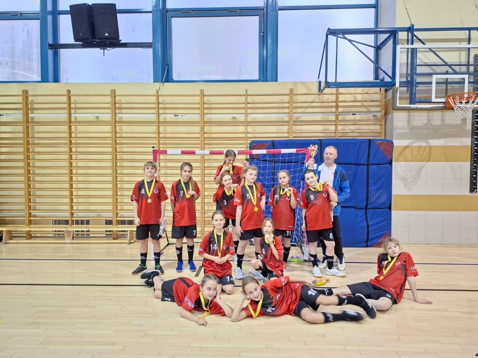 dziewczęta z kl. 4a w Czersku