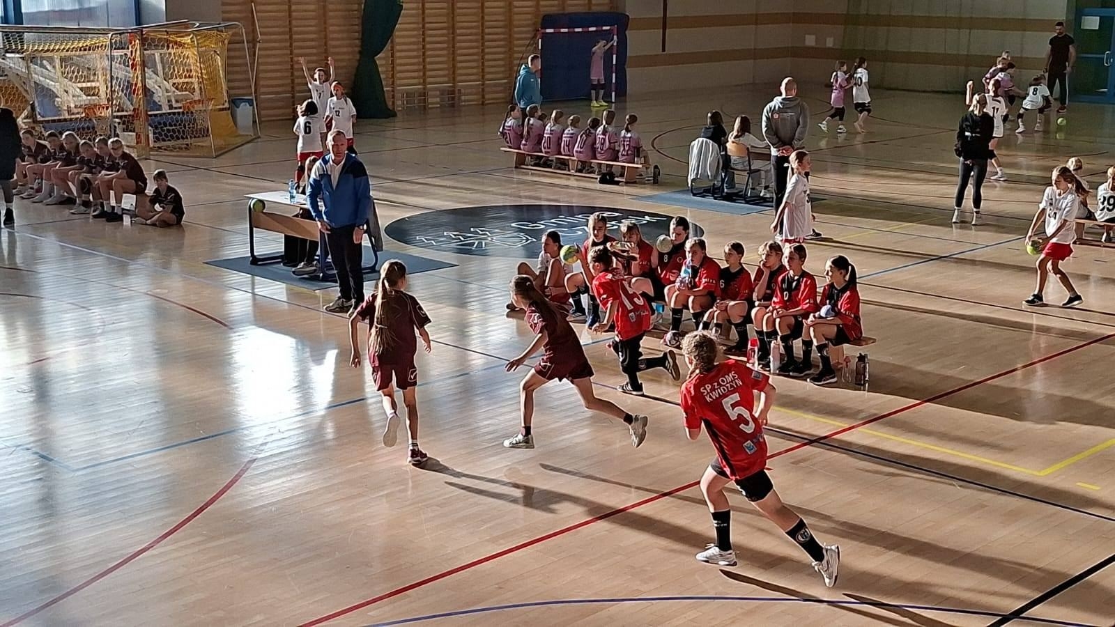 dziewczęta z kl. 4a w Czersku